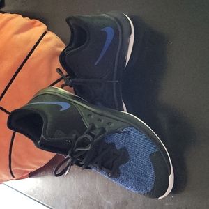 Nike Air Versitile III Royal Blue and Black Men Size 9.5